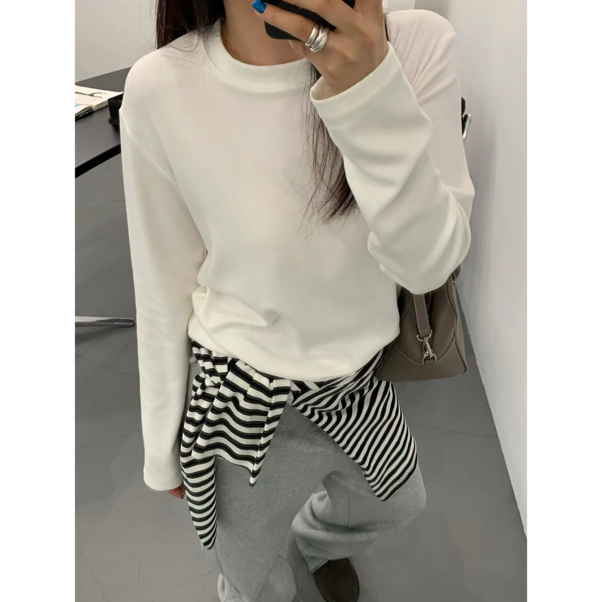 SEEU SEEU SEEU 纯色百搭圆领套头磨毛长袖T恤