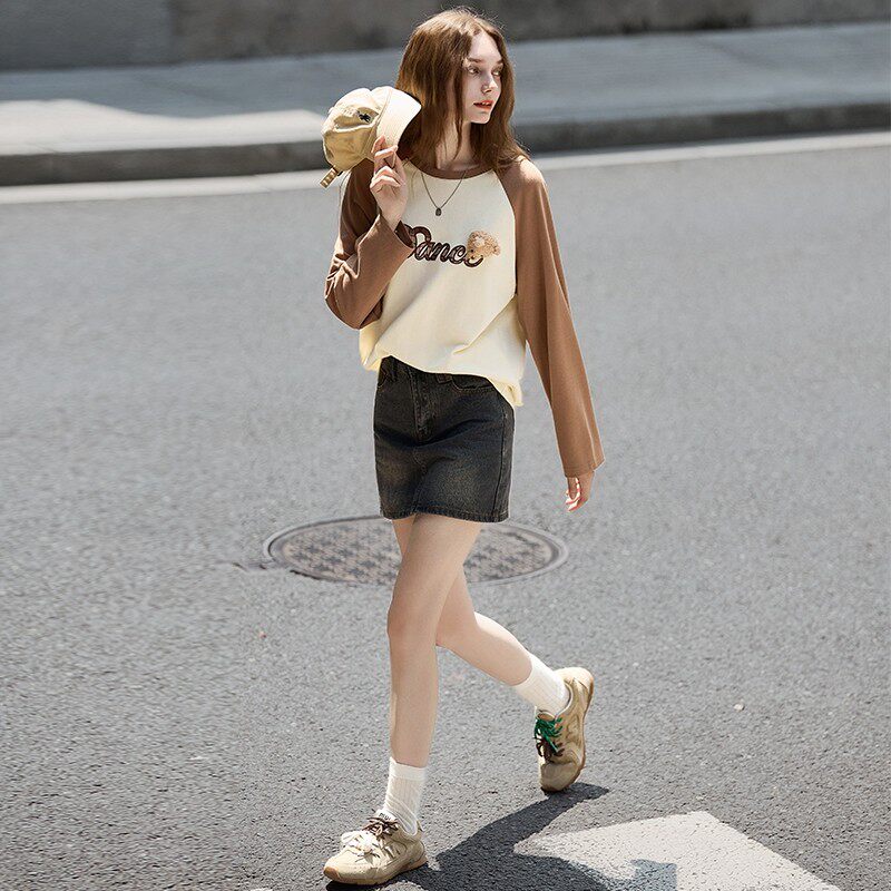 唐狮2026秋季新款长袖T恤女字母撞色插肩袖小熊学生宽松休闲上衣