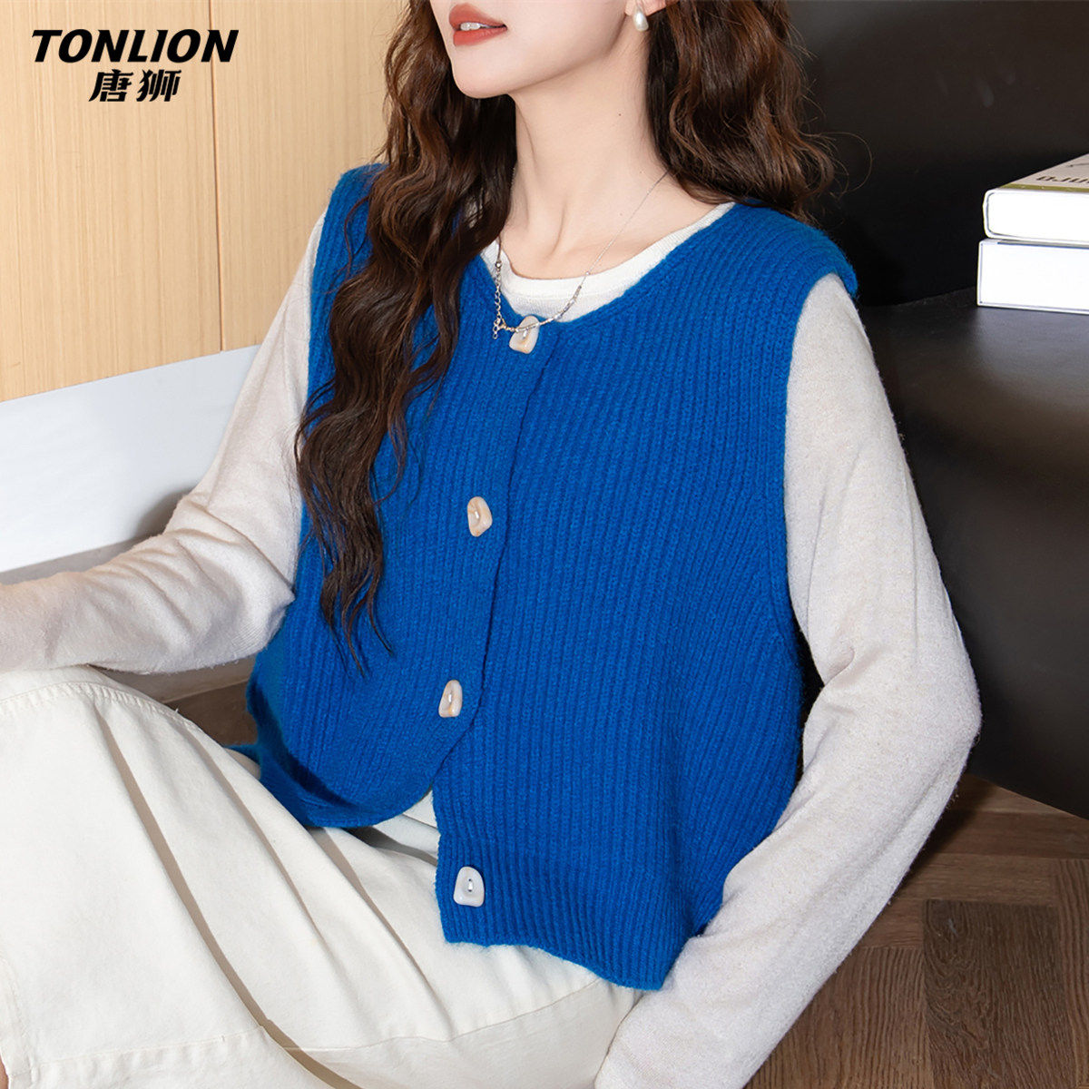 唐狮复古风别致纽扣马甲女款2026新款针织开衫时尚休闲热卖春装