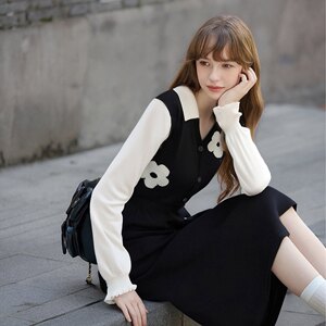唐狮女装秋冬季连衣裙女V领假两件拼接长裙消化设计少女感温柔系