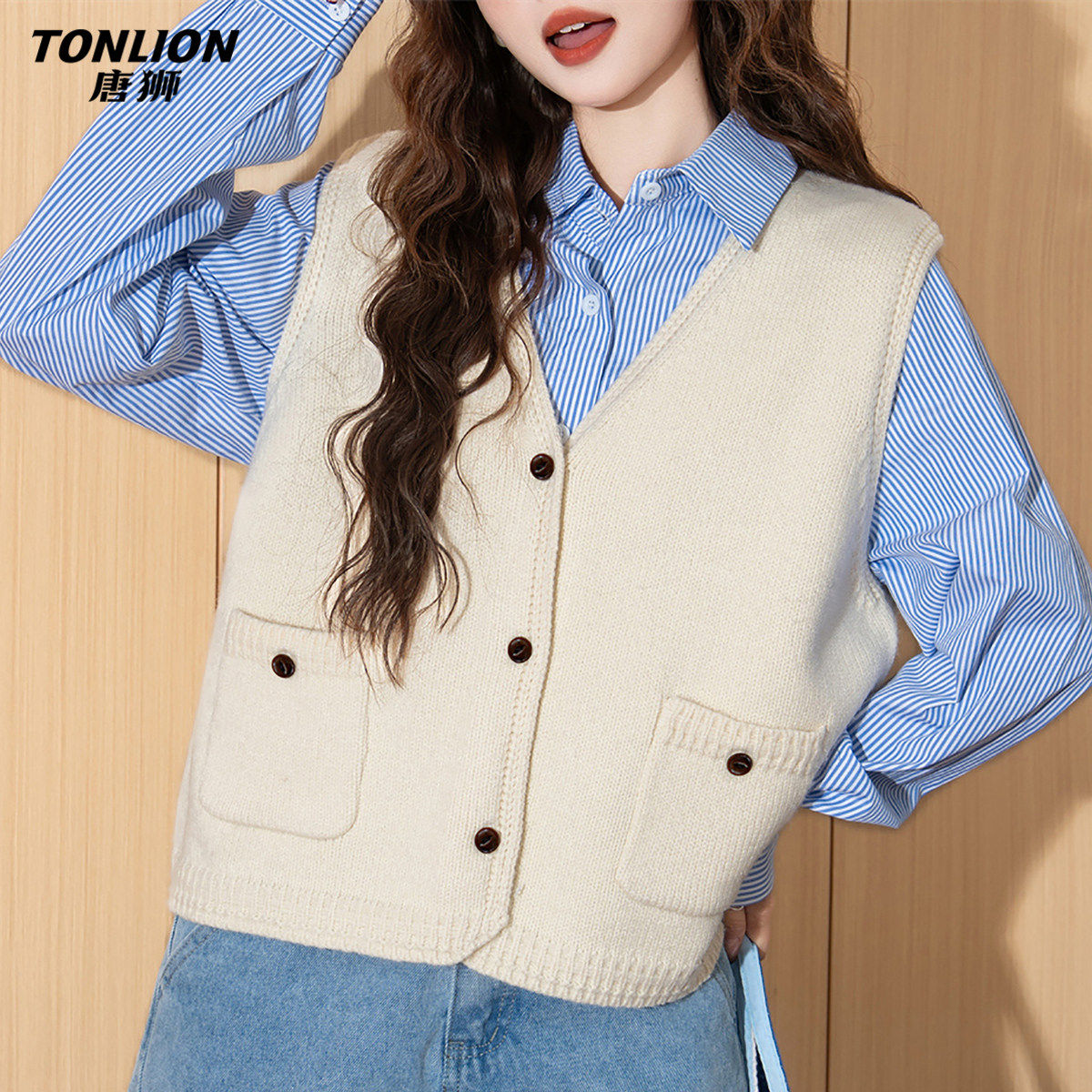 唐狮复古简约V领马甲女款2026新款针织开衫春装新品女装时尚正品