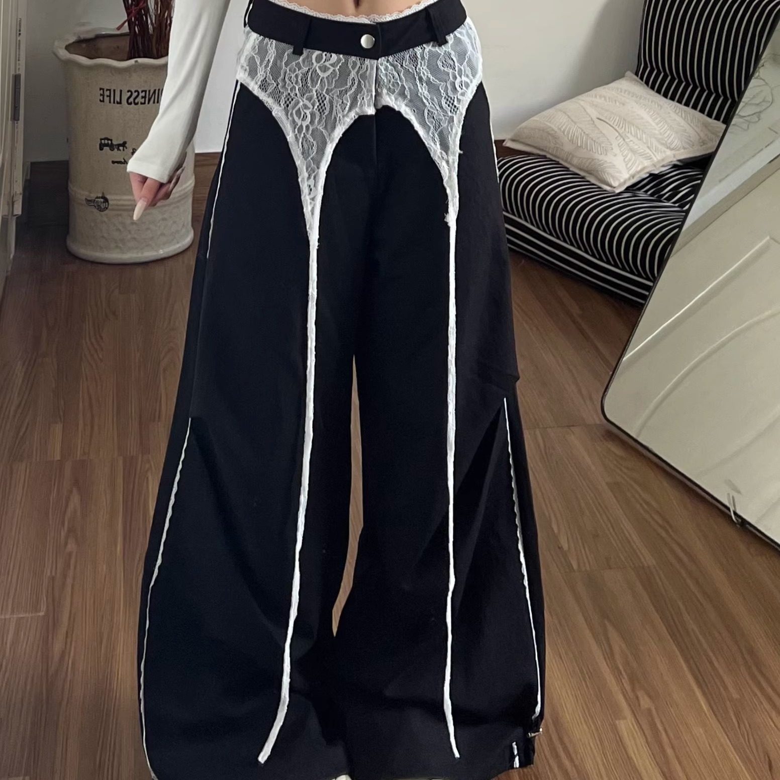 黑色女装爆款工装裤2025新款秋蕾丝阔腿设计感学院风松驰休闲裤子,女装/女士精品,休闲裤,淘宝优惠券,粉丝福利购,淘宝优惠卷