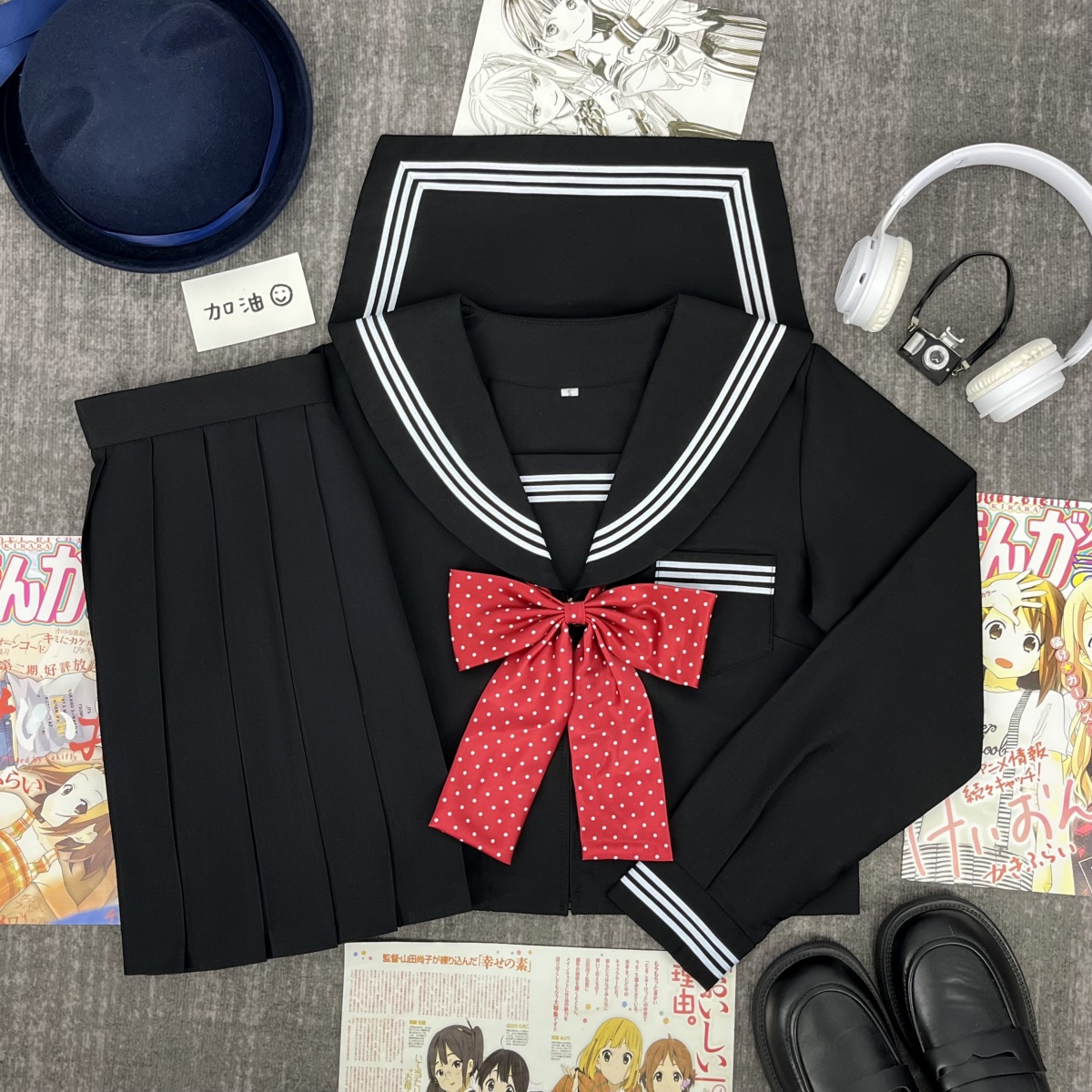 樱奈家改良黑三本满襟水手服