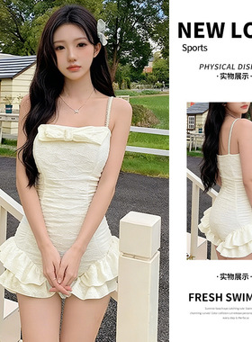泳衣女款连体吊带纯色甜美修身显瘦性感纯欲风度假泡温泉泳衣