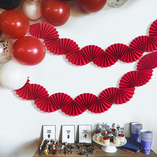 森系红色折纸扇拉旗装饰春节元旦主题拉花彩带婚礼幼儿园环创布置