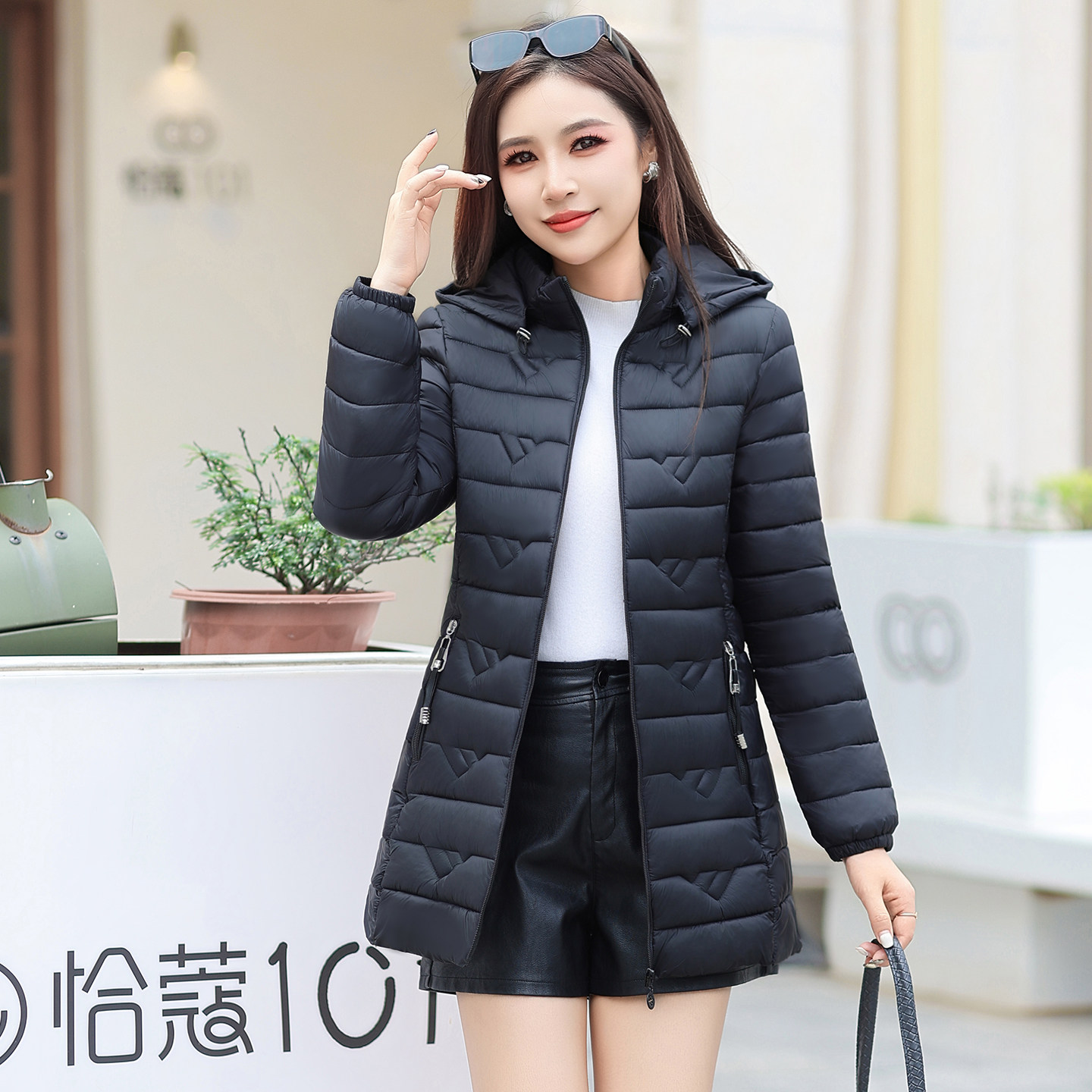 修身轻薄棉服女中长款黑色可拆卸帽拉链棉衣时尚外套大码加厚棉袄