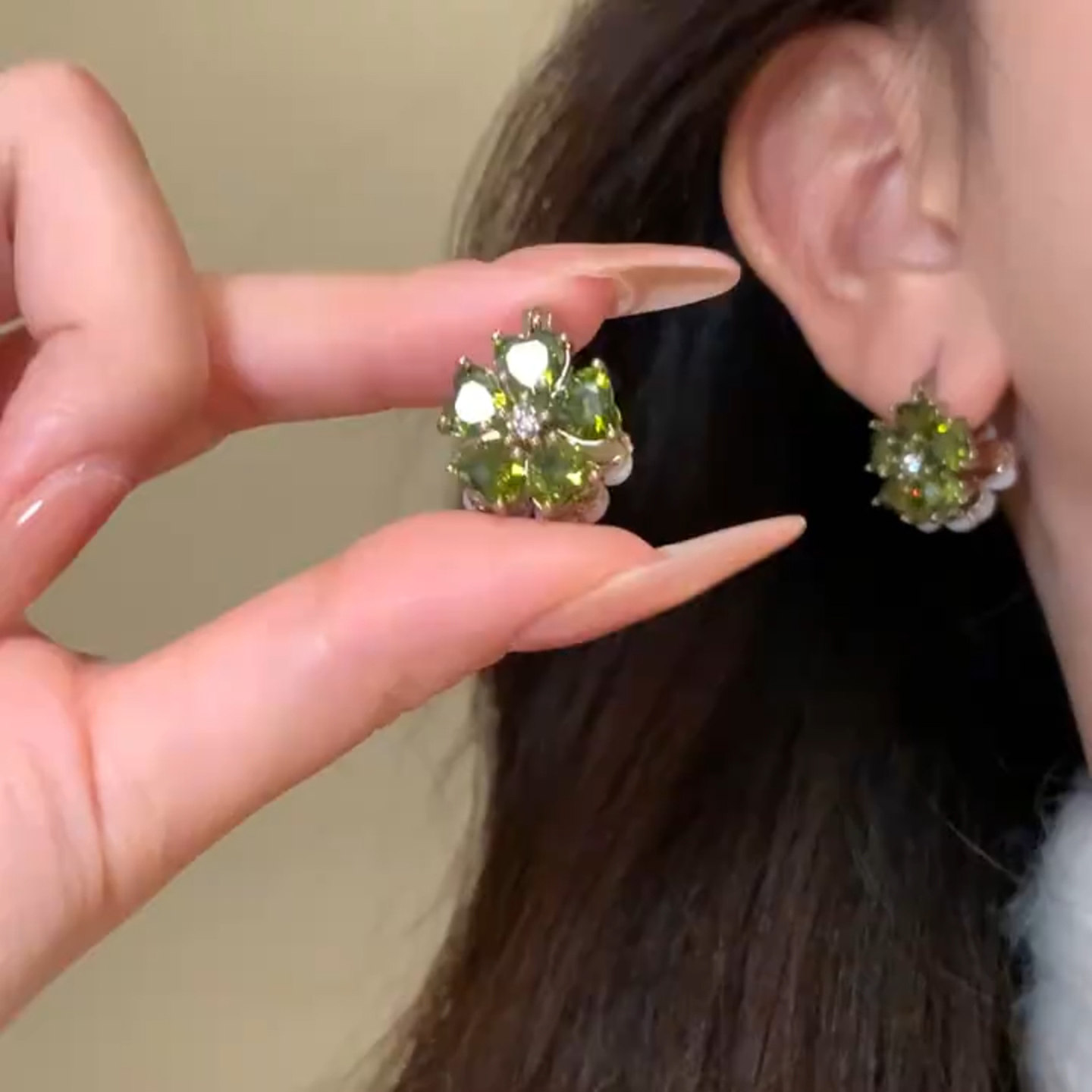 韩版轻奢双面绿水晶花珍珠耳环