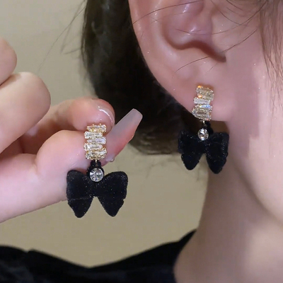 秋冬季~植绒蝴蝶结银针耳钉新款