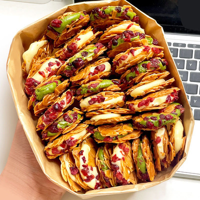 坚果铺满！扁桃仁夹心酥蔓越莓牛轧夹心饼干坚果杏仁脆片网红零食