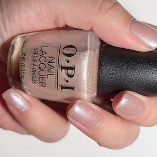 通勤低调 and 珍珠贝母粉 Gemini H022 美国OPI指甲油