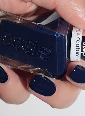 美国essie指甲油400 Caviar Bar浓郁高级的深海军藏青色暗系清冷