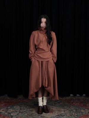 拙守 磨毛感不规则褶皱长袖上衣绑带收腰衬衫内搭花苞半身裙套装