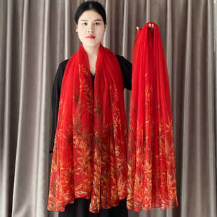 新款丝巾女秋冬季薄款送妈妈百搭披肩中年舞蹈纱巾大红色枫叶围巾