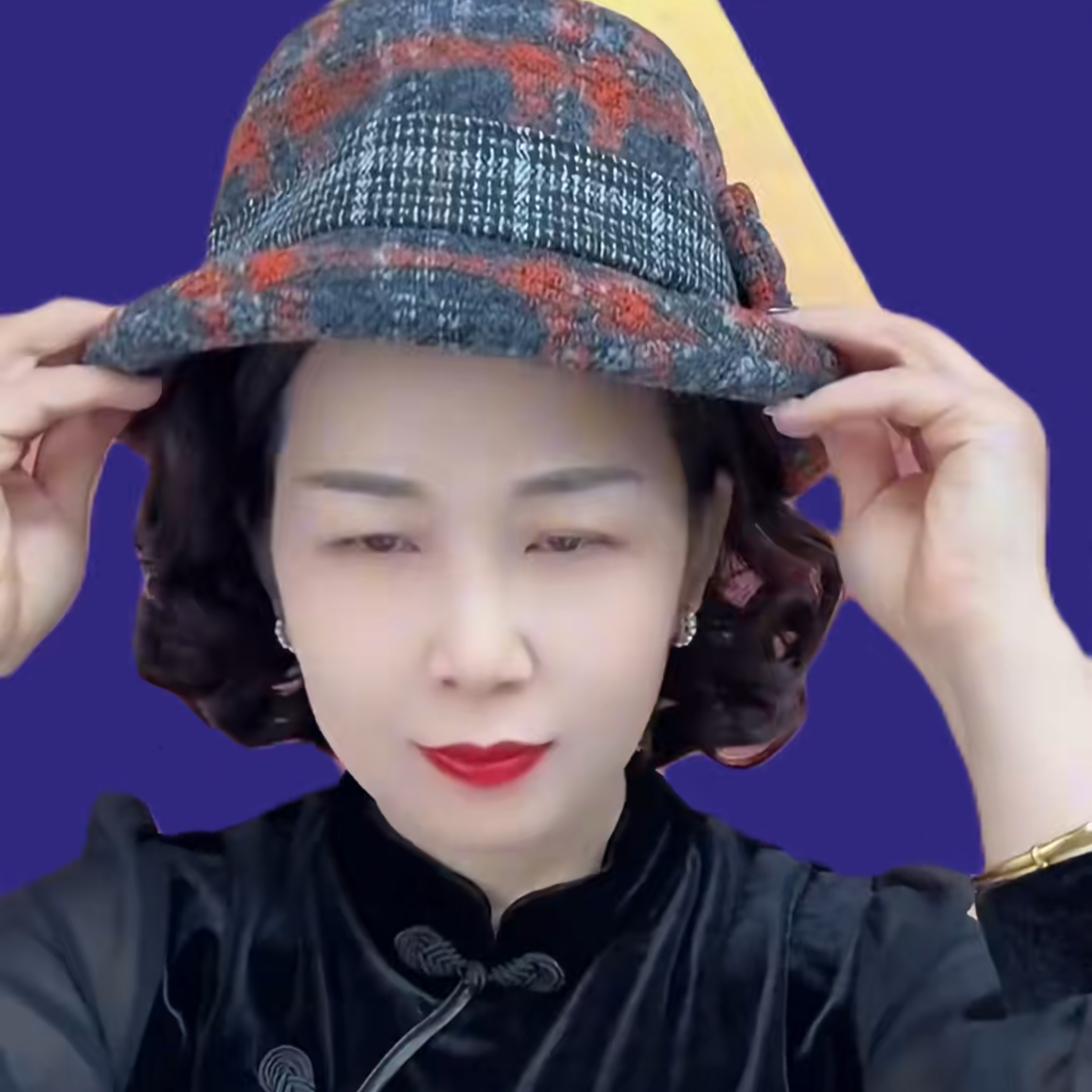 2026新款帽子假发女一体秋冬季中老年渔夫帽短卷发保暖礼帽梨花卷,美发护发/假发,帽子假发,淘宝优惠券,粉丝福利购,淘宝优惠卷