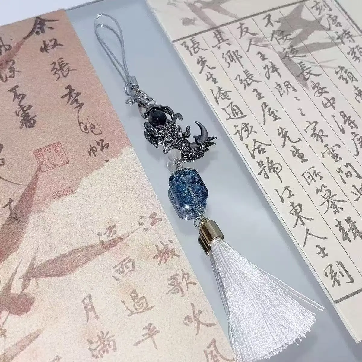 【祁夜】手机链挂件咕本链白色流苏印象挂链挂饰黑月牙钥匙扣挂链