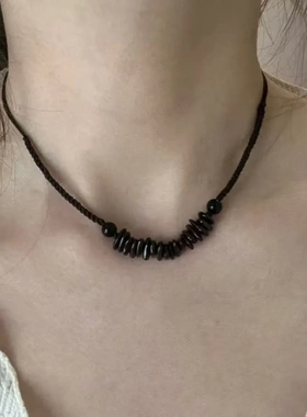 《石榴熟了》系列新中式复古编绳石榴碎石黑色可调节项链女士新款