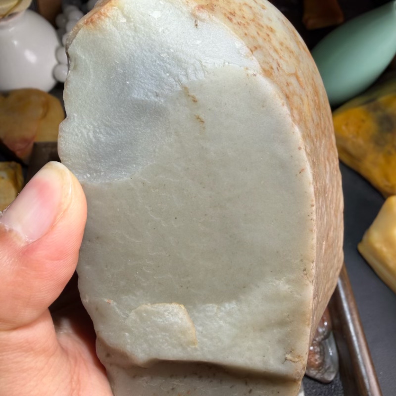 新疆地表籽料乌尔禾高玉化泥石玉原石重1576克料子细腻透光度高