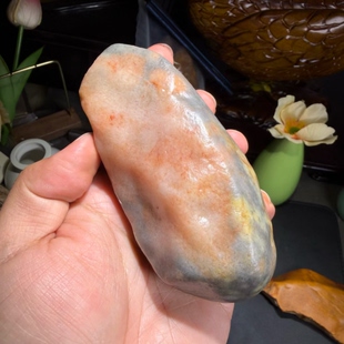 新疆地表籽料乌尔禾花彩彩玉品相完整天然画面原石把玩件重481克