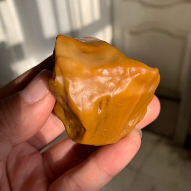 天然油坨子沙漠漆原石把玩件重95.4克雕刻出精品戈壁奇石盆景标本