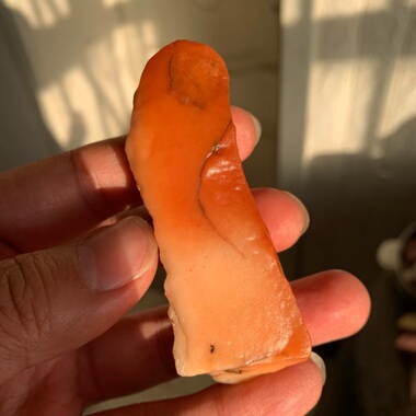 天然地表籽料沙漠漆原石把玩件重50.9克雕刻出精品戈壁奇石风景石