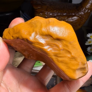 新疆地表籽料天然油坨子螺旋纹沙漠漆原石把玩件重367克戈壁奇石