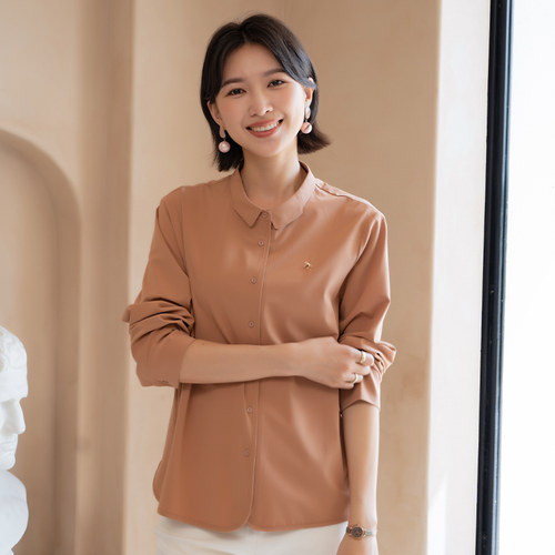 YUN韫2026春季福利款女通勤翻领单排扣法式简约百搭长袖衬衫 5802