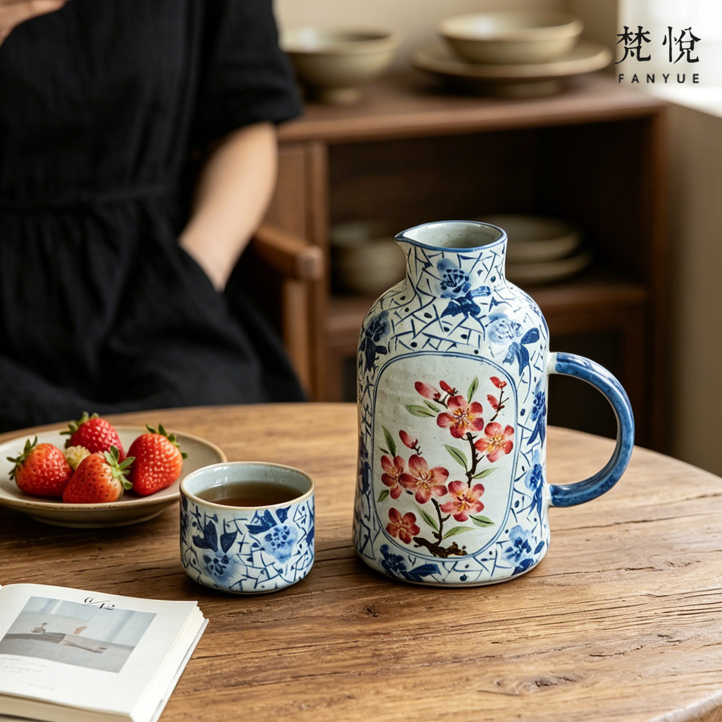 梵悦手绘花卉釉下彩青花陶瓷耐高温复古凉水壶大容量茶壶一壶一杯