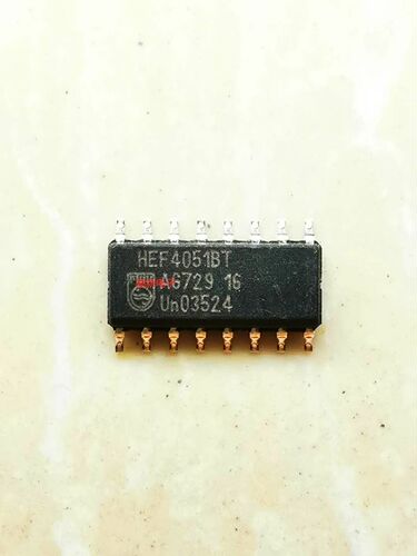 集成IC电路芯片HEF4051BT  HEF4051  SOP16  3.9MM原装拆机