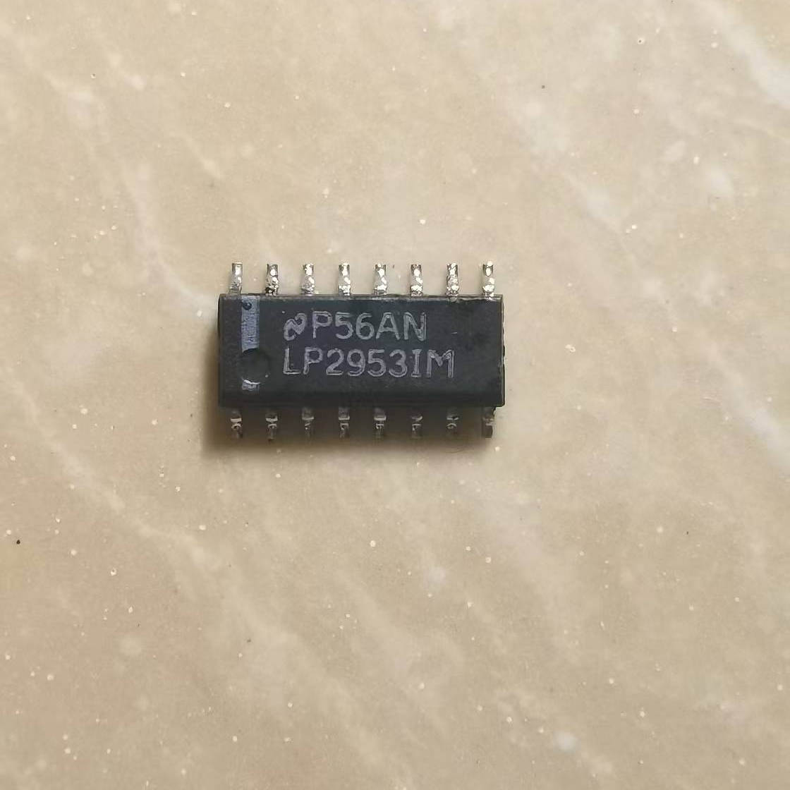 LP2953IM   LP2953  SOP16