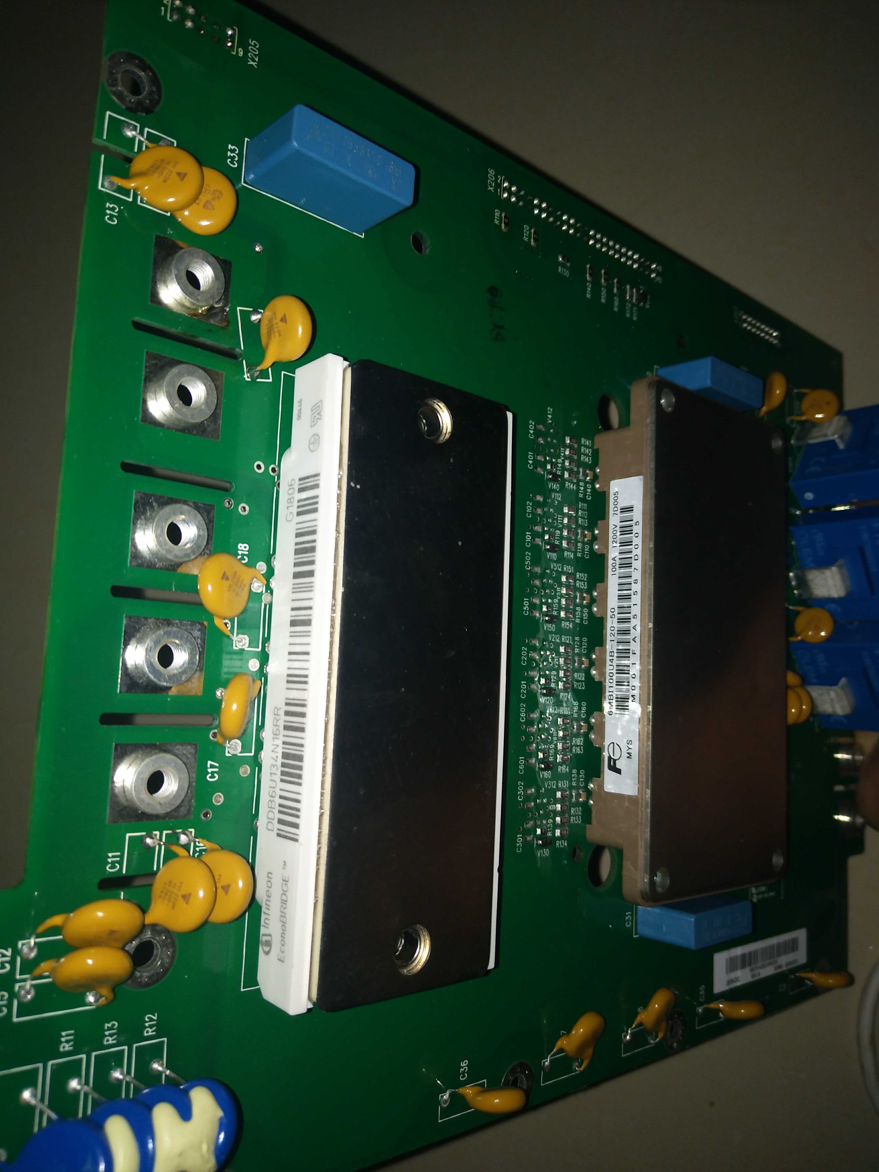 ABB变频器ACS880驱动板E229877 DDB6U134N16RR 6MBI100U4B-120-50 - 实物图