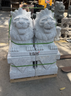 石雕花岗岩港币狮一对门口摆件