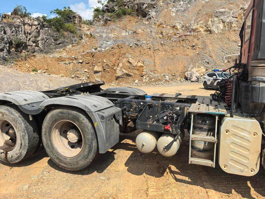 4月4日贺州市桂J10121解放牌重型半挂牵引车一辆网络拍卖公告