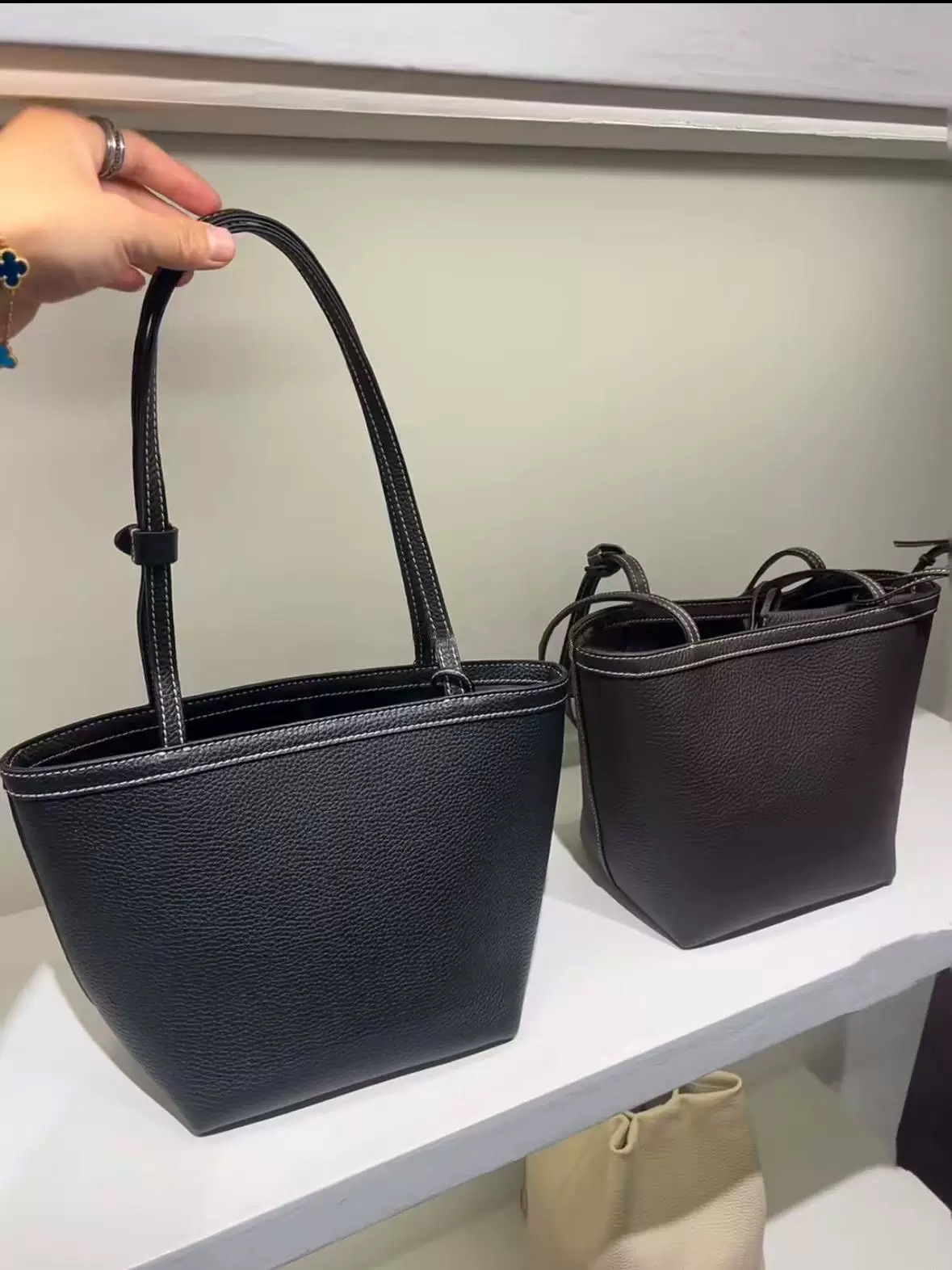 包包女2025新款秋冬真皮单肩手提腋下水桶包牛皮荔枝纹通勤托特包