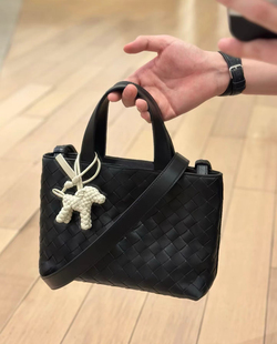 包包女2026新款真皮头层牛皮手工编织斜挎手提包小号通勤托特包潮