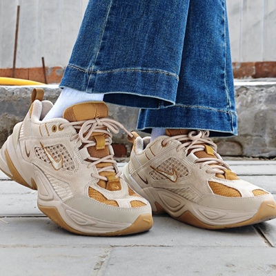 耐克M2K男子小麦色老爹跑步鞋