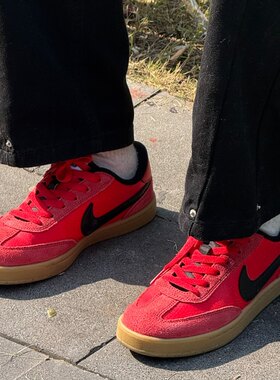 Nike SB FC男款红色柔软舒适薄底休闲百搭耐磨低帮板鞋909096-600