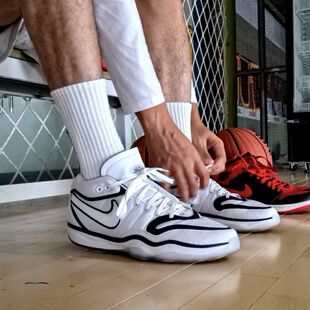 102 Nike Zoom 舒适中帮篮球鞋 DJ9404 男女同款 Air Hustle