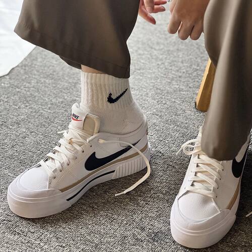 Nike青少年皮革舒适低帮板鞋