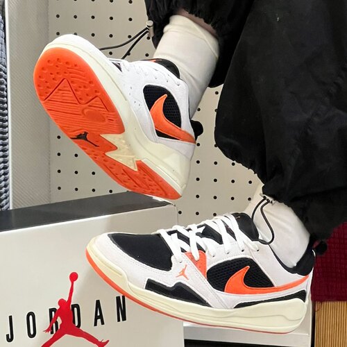 Jordan CMFT Era男款黑橙时尚舒适百搭低帮复古篮球鞋 HJ6777-018