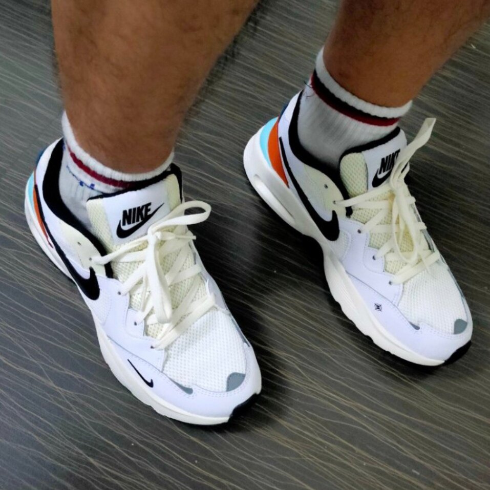 Nike Air Max Fusion 男款白黑橙舒适低帮休闲跑步鞋 DJ5210-101