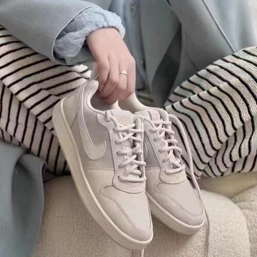 Nike Court Borough Low 女子复古低帮耐磨休闲板鞋 861533-101