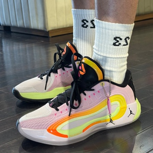 Jordan Luka 4 PF男款粉色时尚简约潮流美观低帮篮球鞋IB7904-600