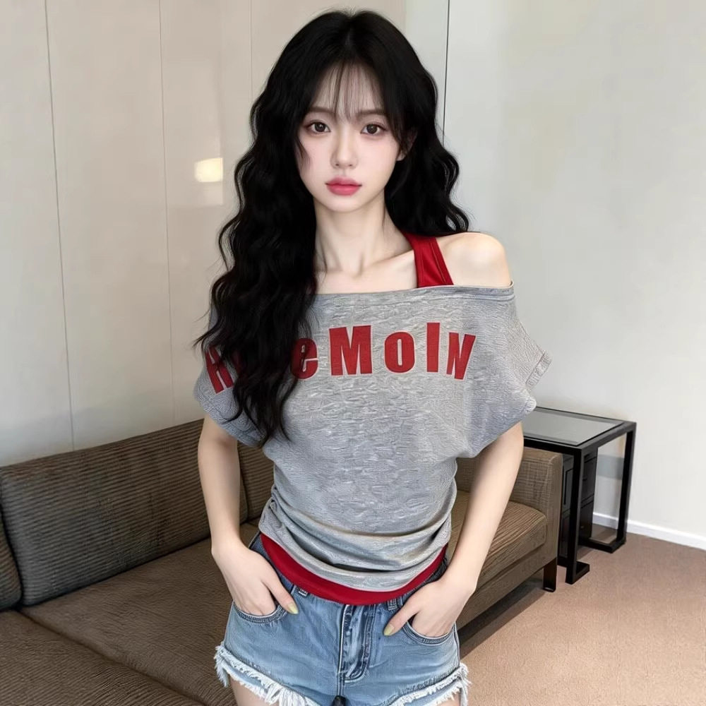 灰色一字领露肩短袖女t恤夏季微胖mm设计感撞色肩带褶皱收腰印花