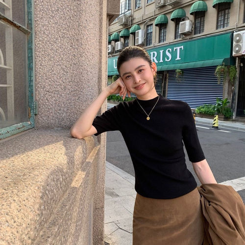 抗起球半高领针织打底衫女显瘦