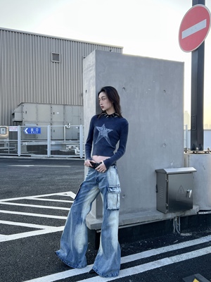 水洗渐变喇叭牛仔裤春夏