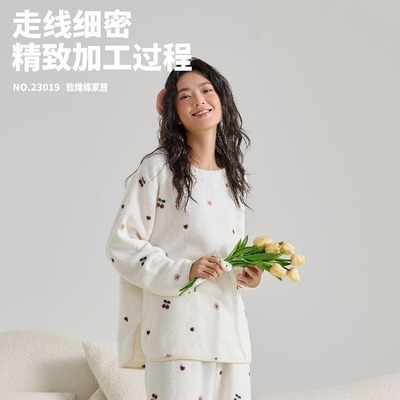 朵木依人秋冬23019家居服套装软绵绵加厚毛圈绒圆领青年女睡裤