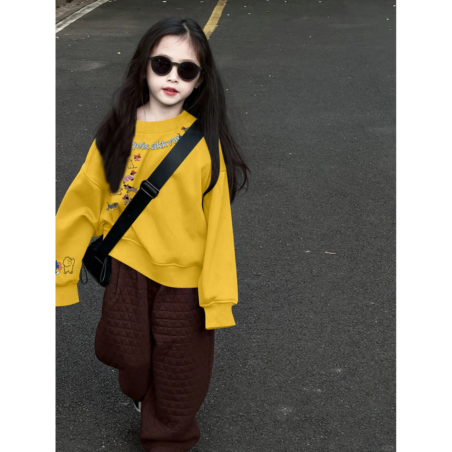 洋气时髦女童黄色圆领卫衣秋冬季新款中小童女孩印花加绒加厚上衣