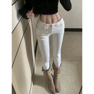 收腰显瘦提臀小脚铅笔裤 靴裤 子 女秋冬新款 白色高腰紧身牛仔裤