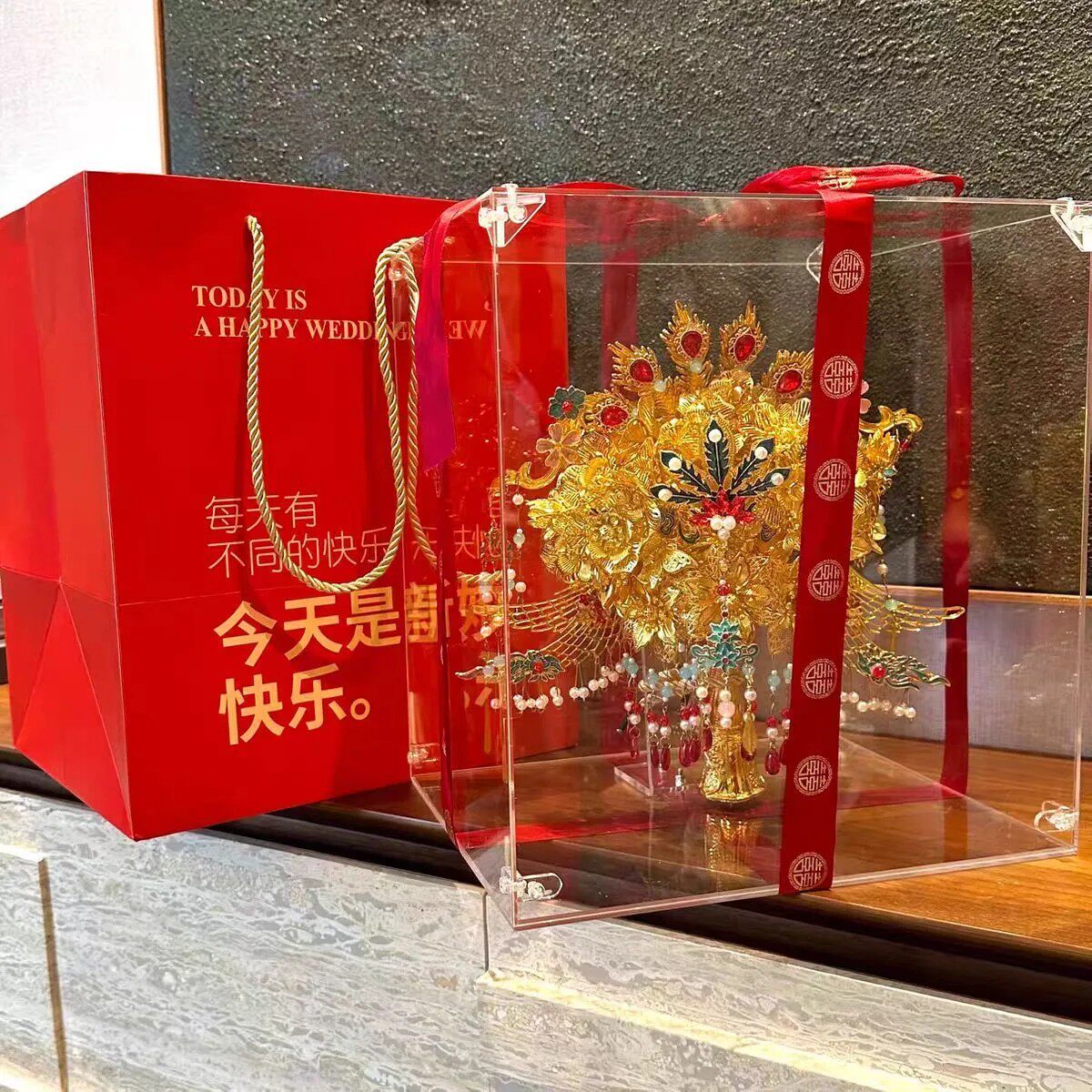 新娘结婚金色凤冠手捧花亚克力透明展示盒包装盒新婚送姐妹含支架