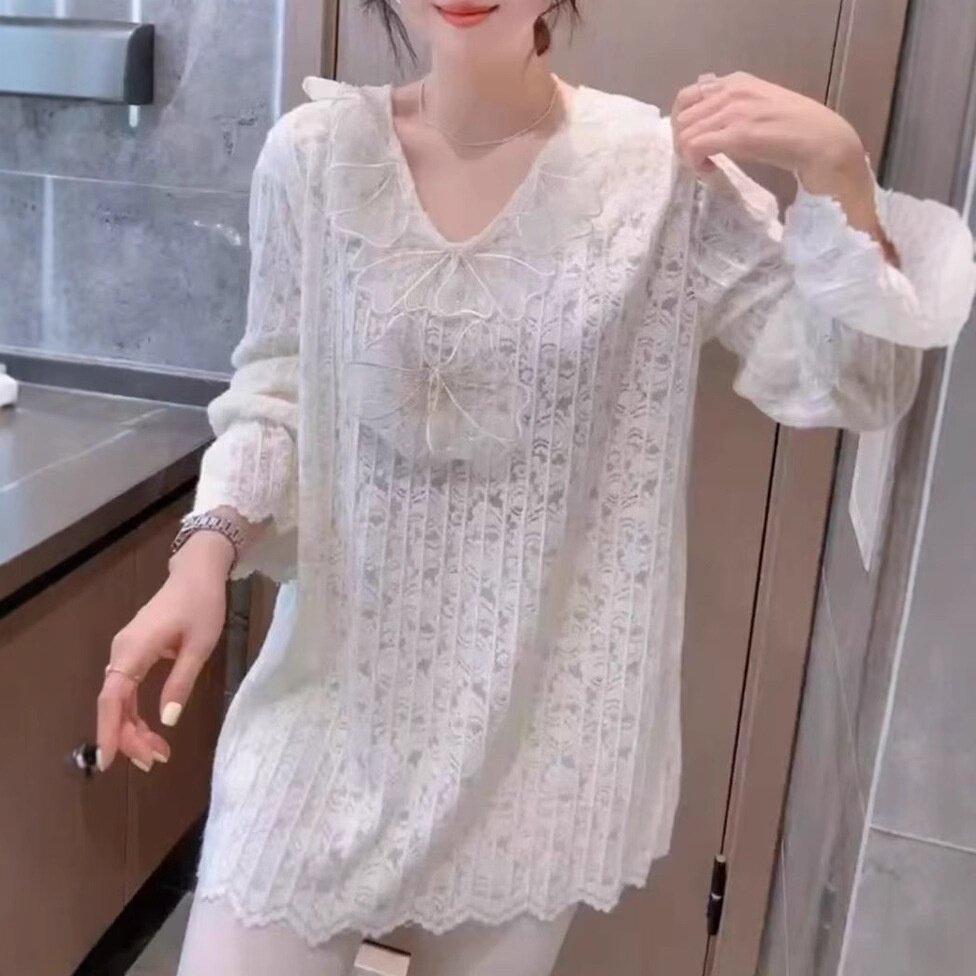 133311大爱美依缘2026秋冬新款宽松甜美蕾丝衫花朵减龄喇叭袖上衣